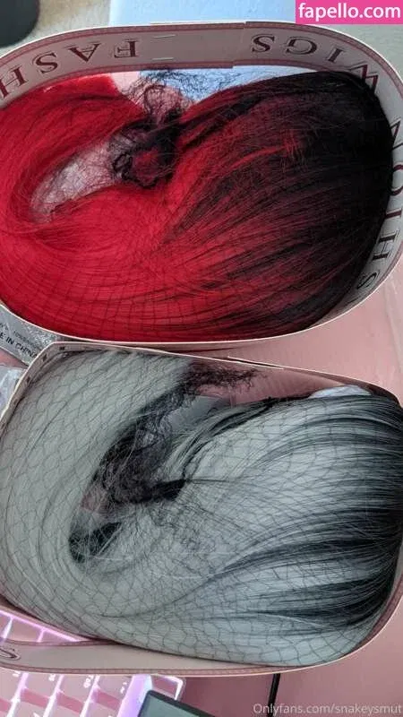 SnakeySmut / Victoria / https: / reel Onlyfans Photo Gallery 