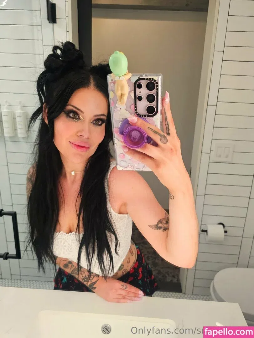 SnakeySmut / Victoria / https: / reel Onlyfans Photo Gallery 