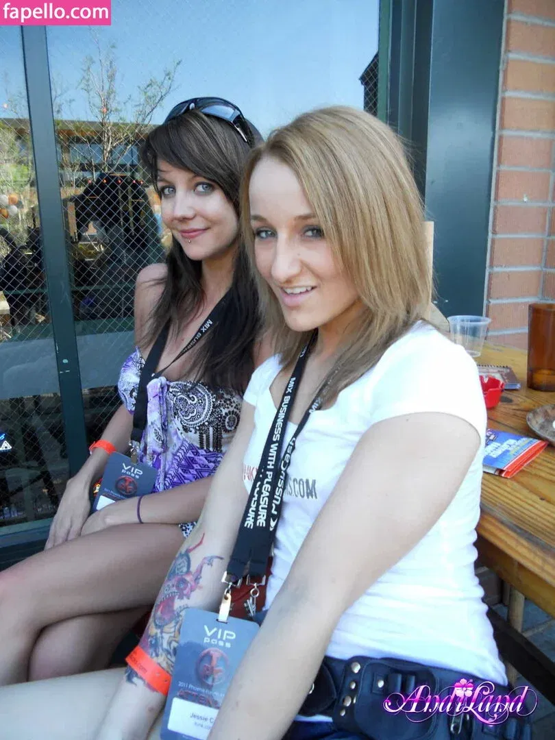 Andi Land / andiland / land8576 / therealandiland Onlyfans Photo Gallery 