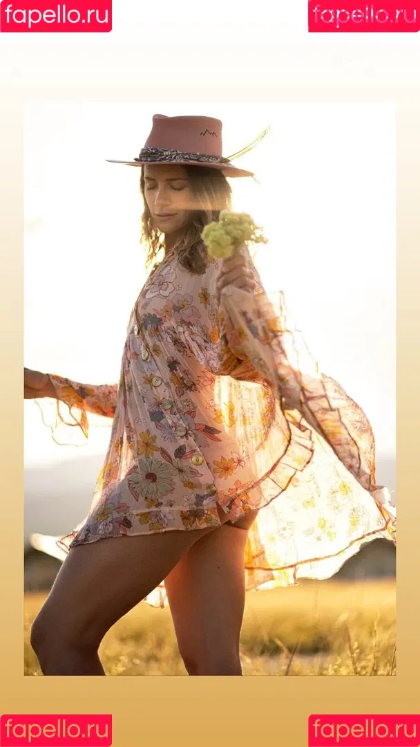 Shantel VanSanten / therealshantel Onlyfans Photo Gallery 