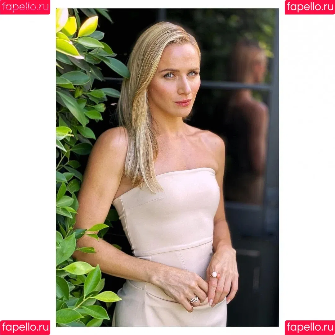 Shantel VanSanten / therealshantel Onlyfans Photo Gallery 