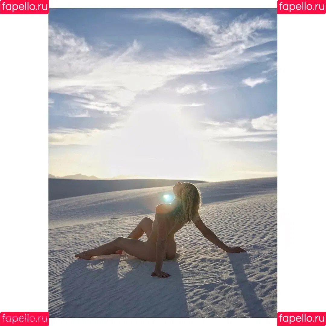 Shantel VanSanten / therealshantel Onlyfans Photo Gallery 