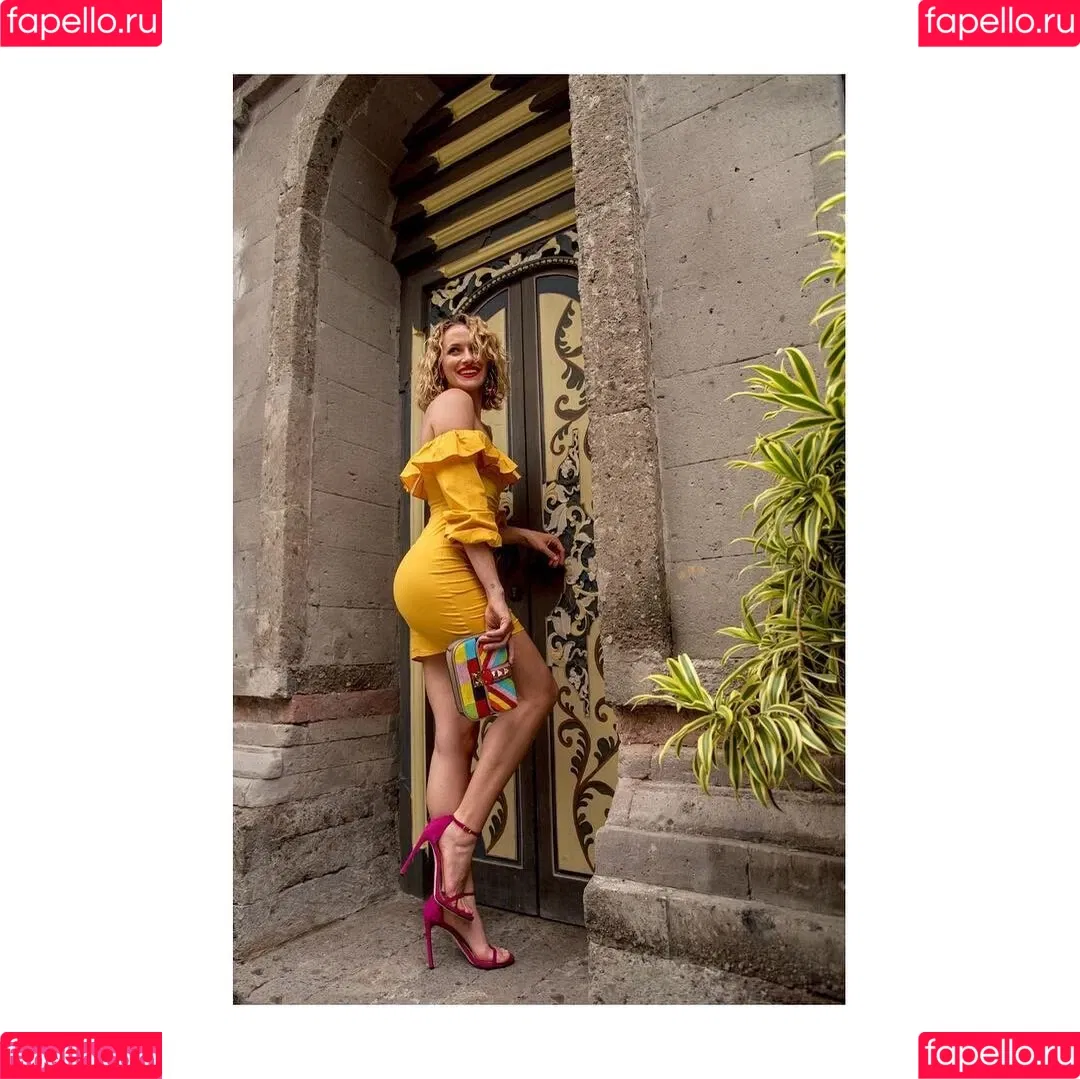 Shantel VanSanten / therealshantel Onlyfans Photo Gallery 