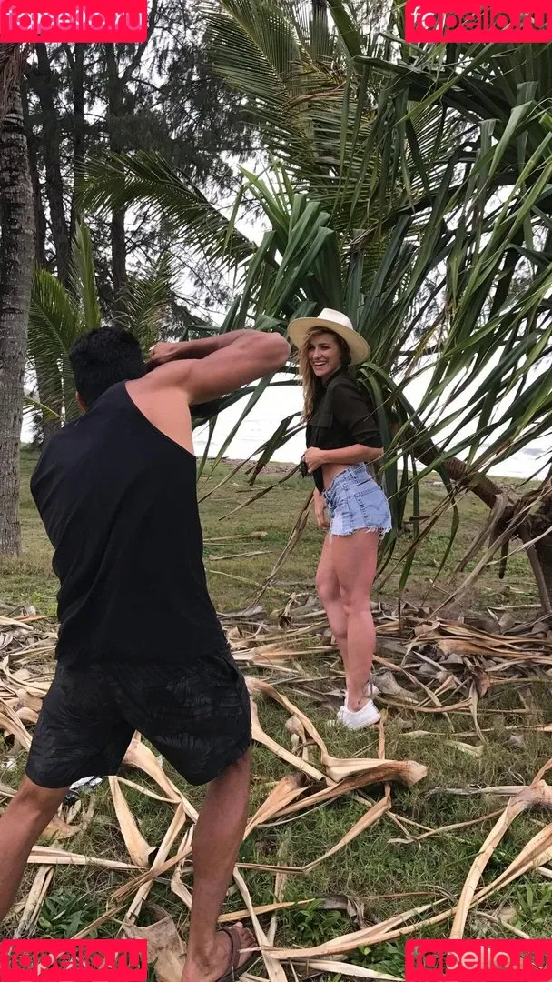 Shantel VanSanten / therealshantel Onlyfans Photo Gallery 
