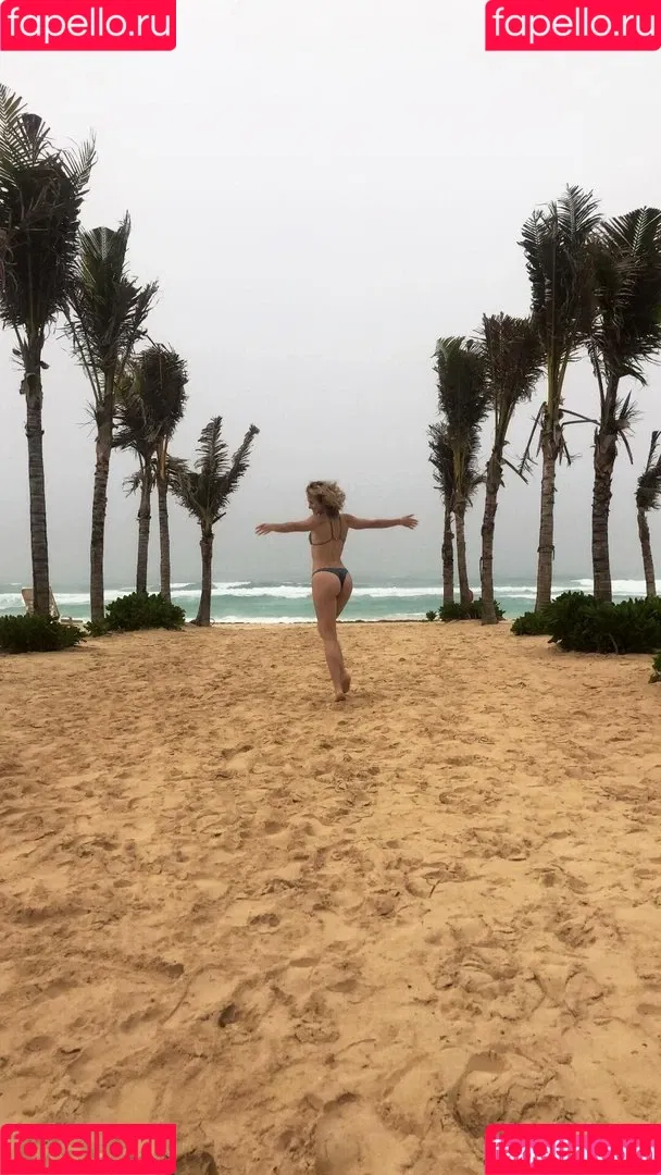 Shantel VanSanten / therealshantel Onlyfans Photo Gallery 