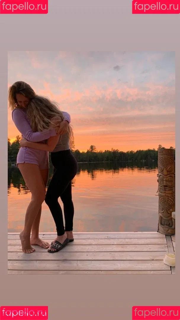 Shantel VanSanten / therealshantel Onlyfans Photo Gallery 