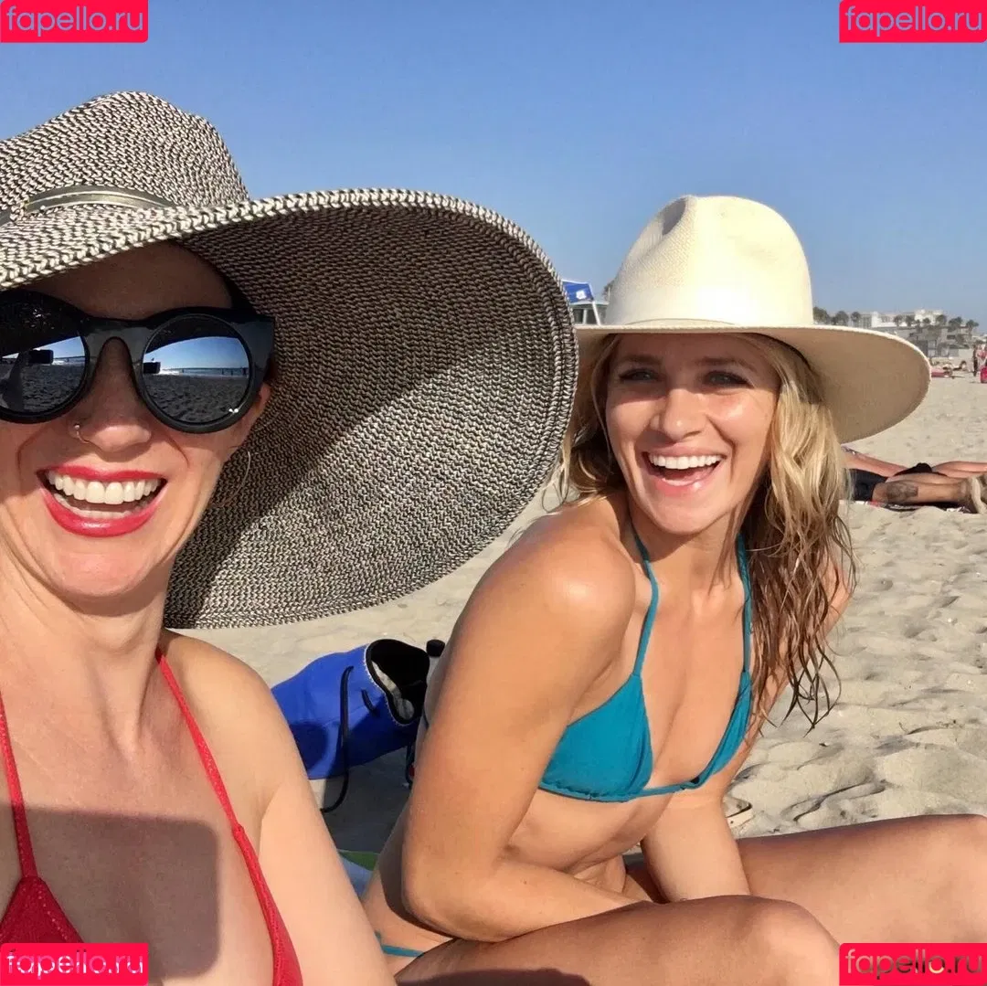 Shantel VanSanten / therealshantel Onlyfans Photo Gallery 