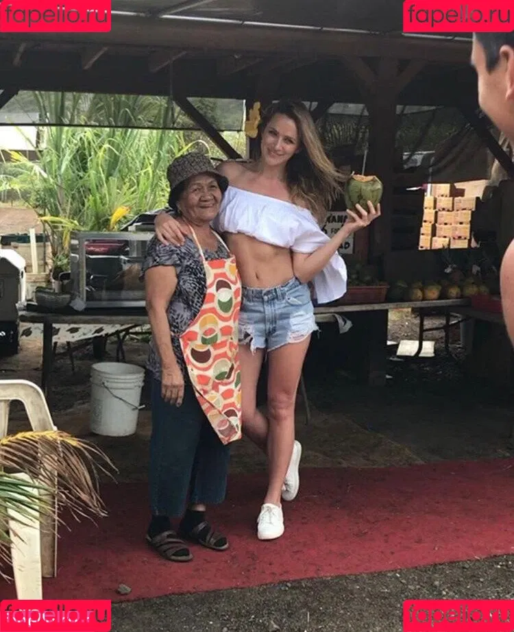 Shantel VanSanten / therealshantel Onlyfans Photo Gallery 