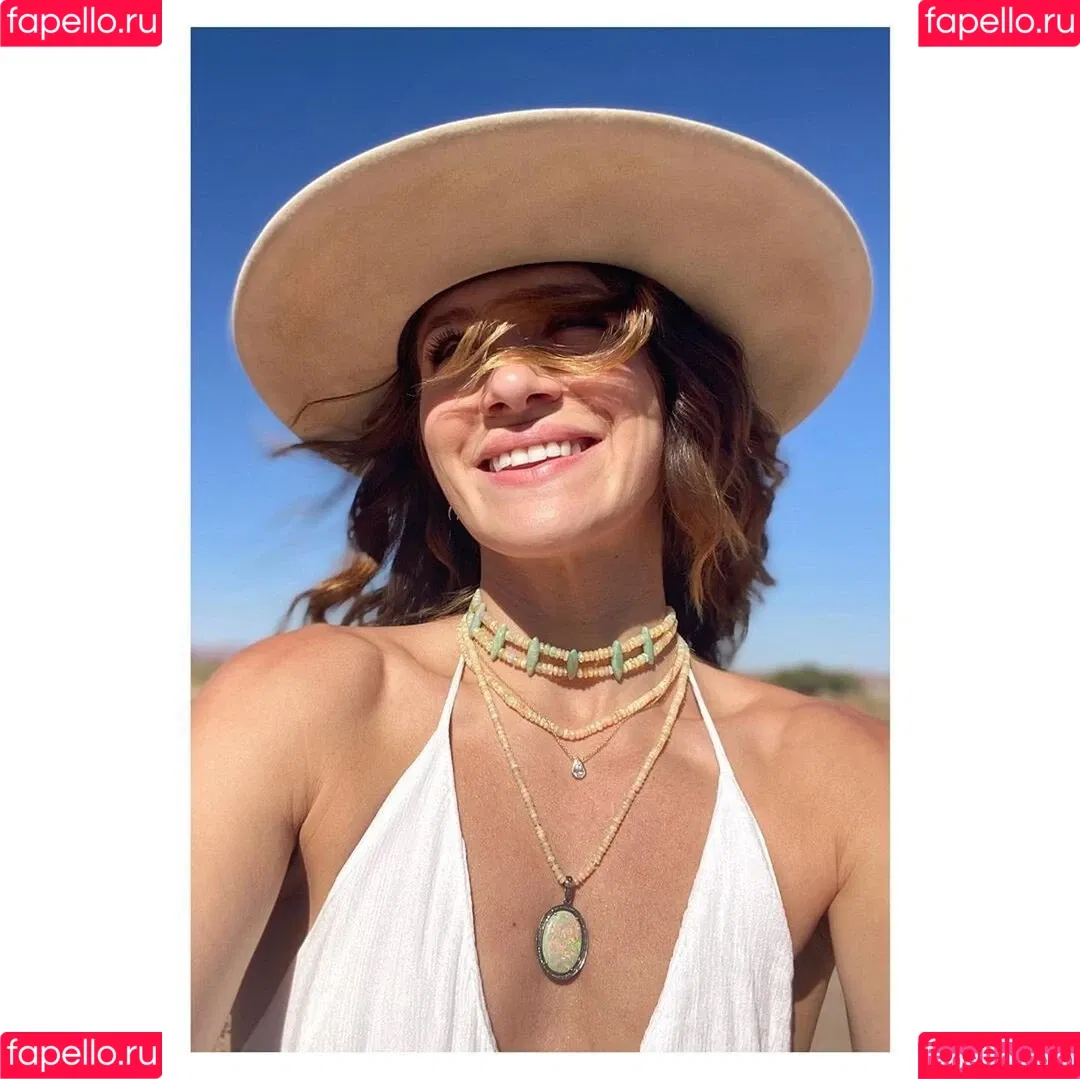 Shantel VanSanten / therealshantel Onlyfans Photo Gallery 
