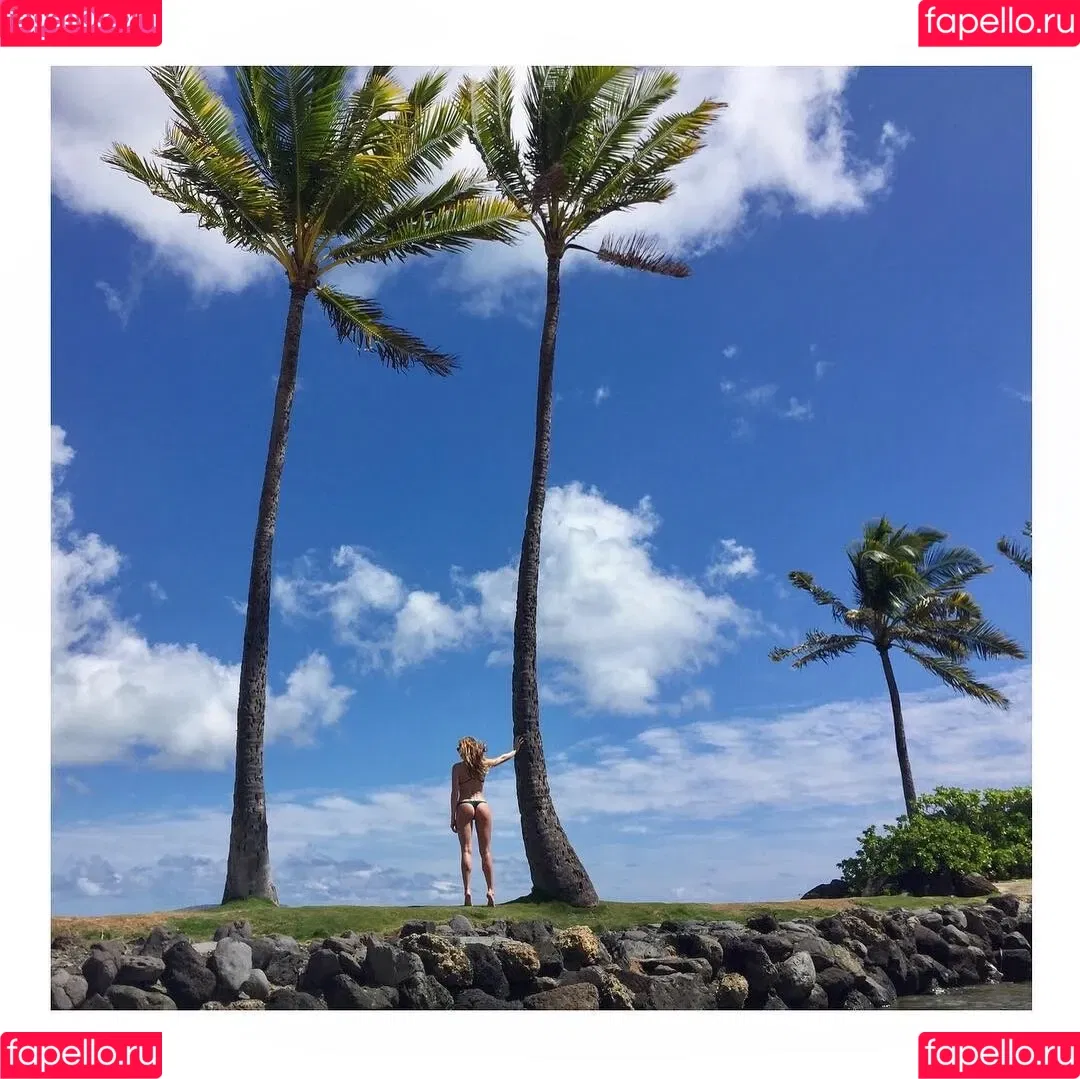 Shantel VanSanten / therealshantel Onlyfans Photo Gallery 