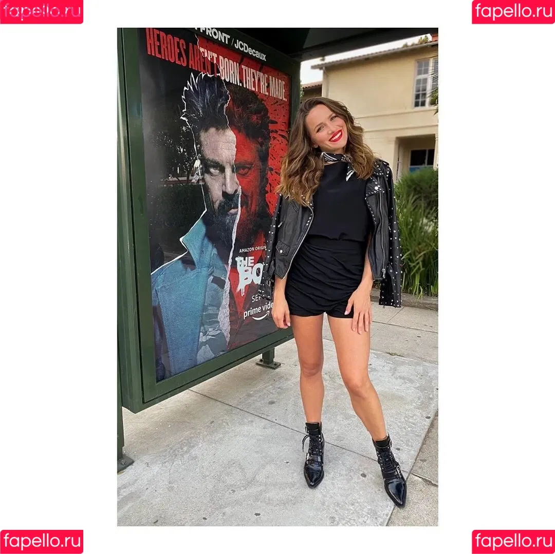 Shantel VanSanten / therealshantel Onlyfans Photo Gallery 