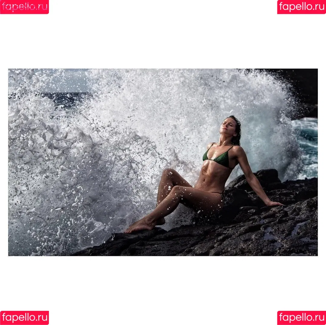 Shantel VanSanten / therealshantel Onlyfans Photo Gallery 