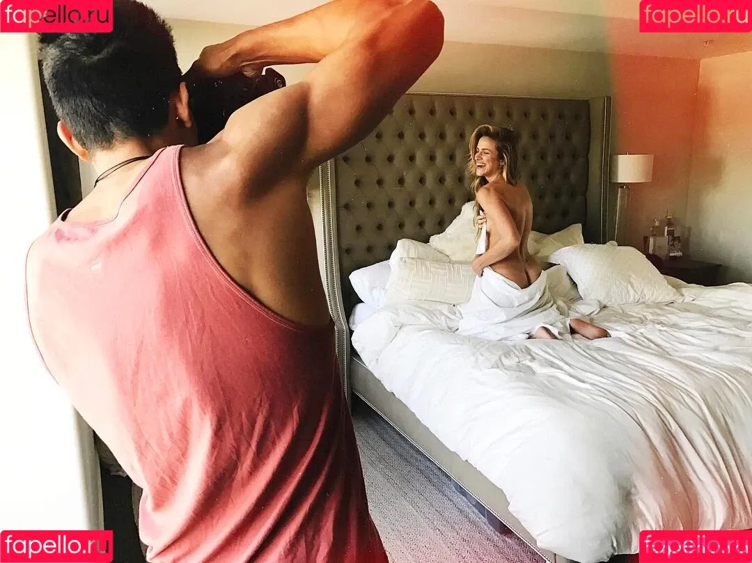 Shantel VanSanten / therealshantel Onlyfans Photo Gallery 