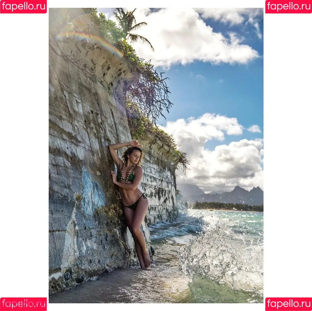 Shantel VanSanten / therealshantel Onlyfans Photo Gallery 