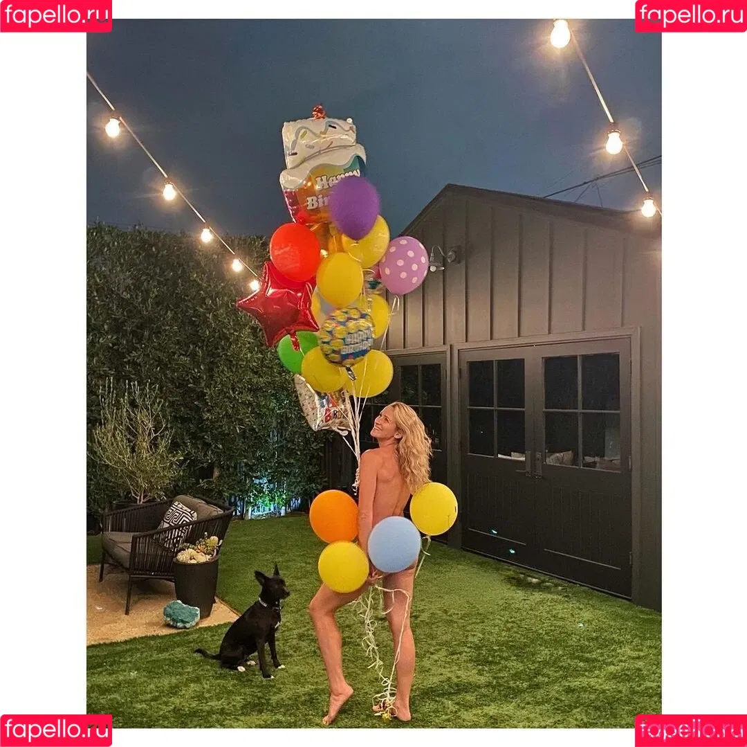 Shantel VanSanten / therealshantel Onlyfans Photo Gallery 