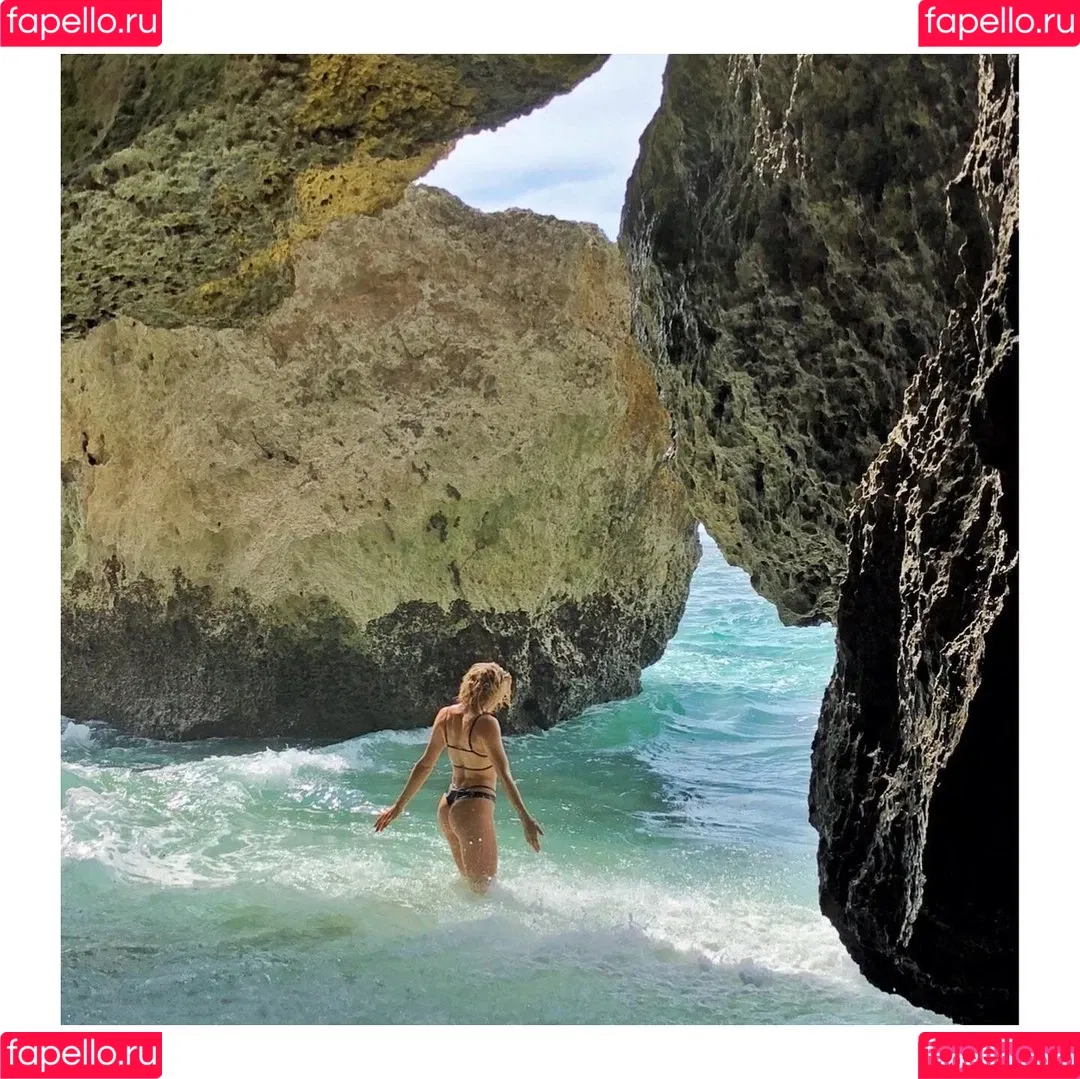 Shantel VanSanten / therealshantel Onlyfans Photo Gallery 