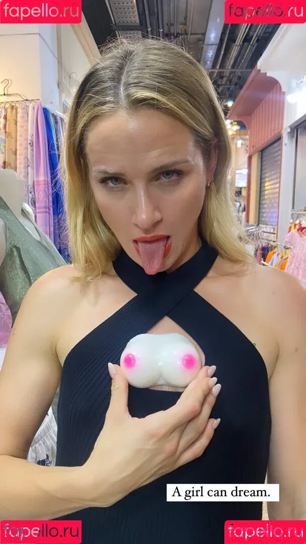 Shantel VanSanten / therealshantel Onlyfans Photo Gallery 