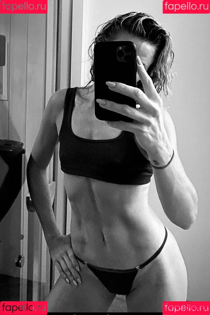 Shantel VanSanten / therealshantel Onlyfans Photo Gallery 