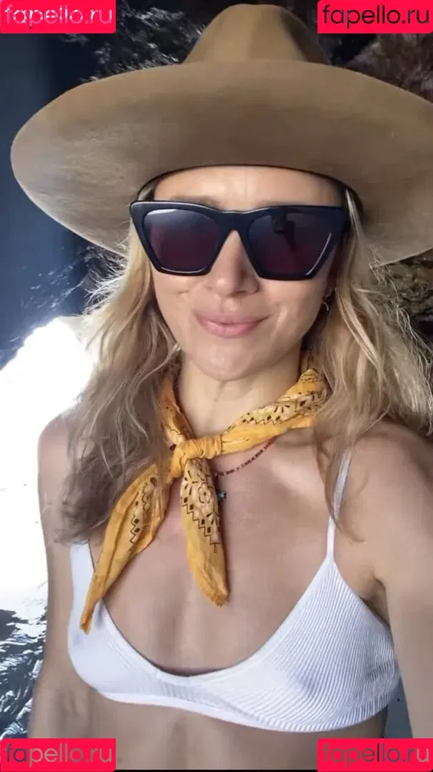 Shantel VanSanten / therealshantel Onlyfans Photo Gallery 