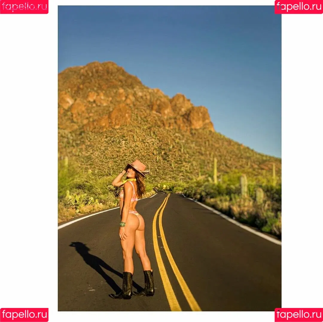 Shantel VanSanten / therealshantel Onlyfans Photo Gallery 