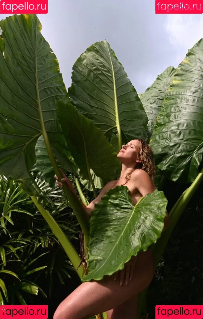Shantel VanSanten / therealshantel Onlyfans Photo Gallery 