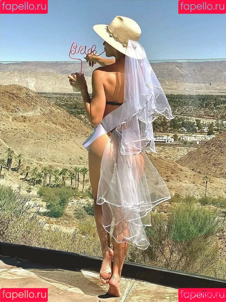 Shantel VanSanten / therealshantel Onlyfans Photo Gallery 