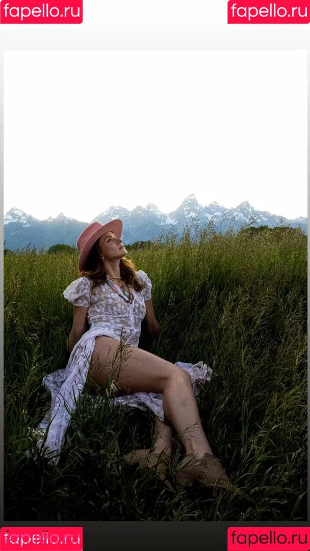 Shantel VanSanten / therealshantel Onlyfans Photo Gallery 