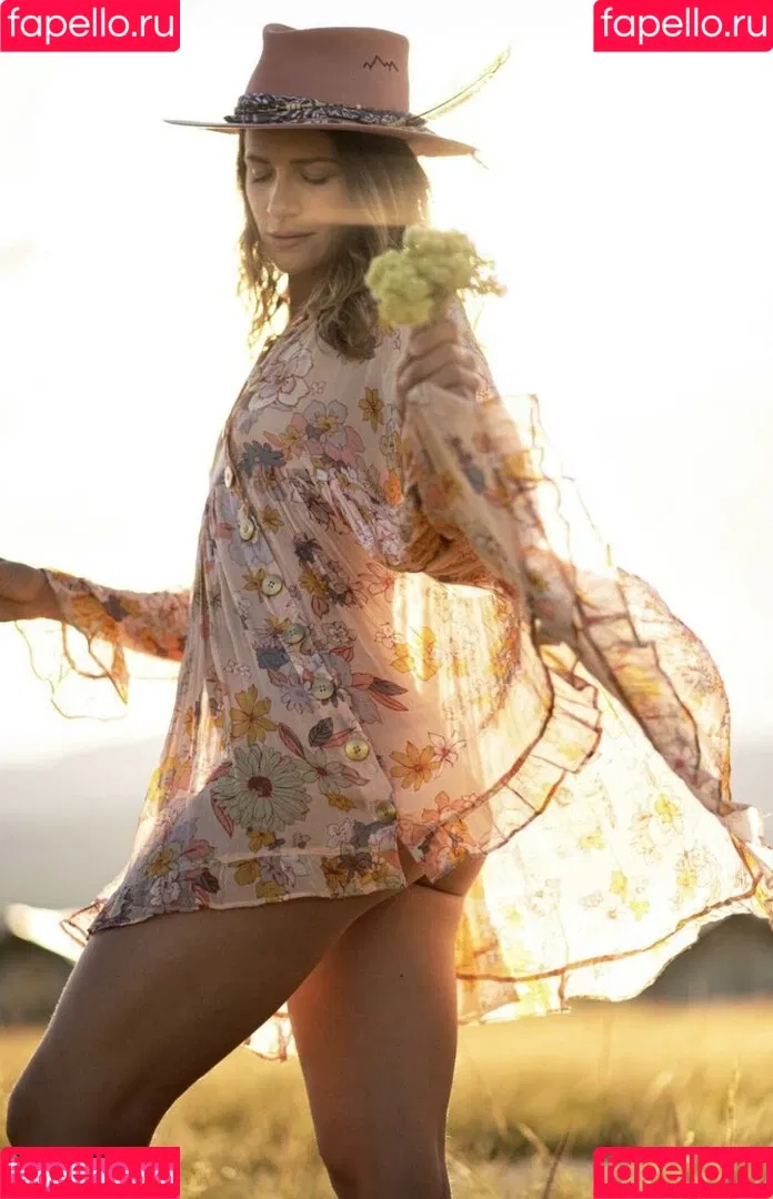 Shantel VanSanten / therealshantel Onlyfans Photo Gallery 