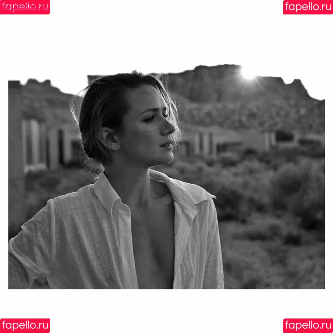 Shantel VanSanten / therealshantel Onlyfans Photo Gallery 