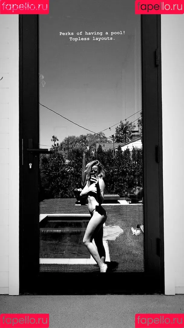 Shantel VanSanten / therealshantel Onlyfans Photo Gallery 