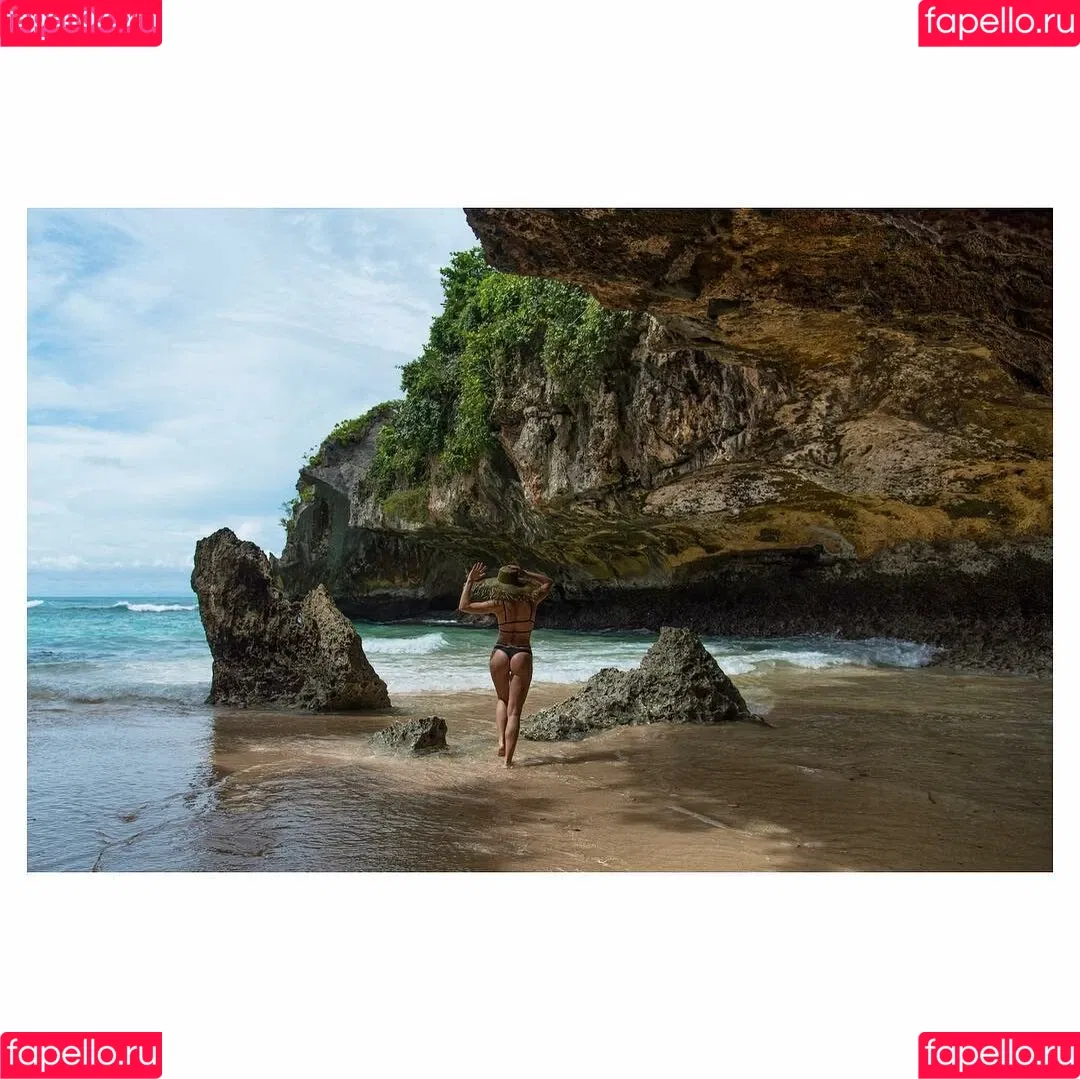 Shantel VanSanten / therealshantel Onlyfans Photo Gallery 