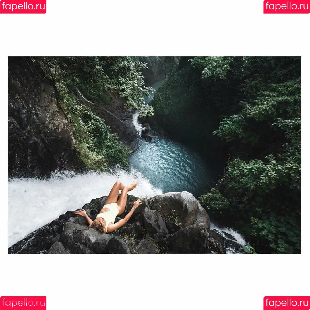 Shantel VanSanten / therealshantel Onlyfans Photo Gallery 
