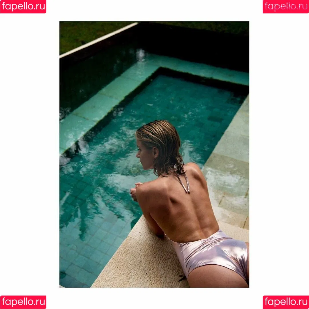 Shantel VanSanten / therealshantel Onlyfans Photo Gallery 