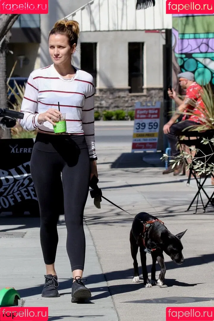 Shantel VanSanten / therealshantel Onlyfans Photo Gallery 