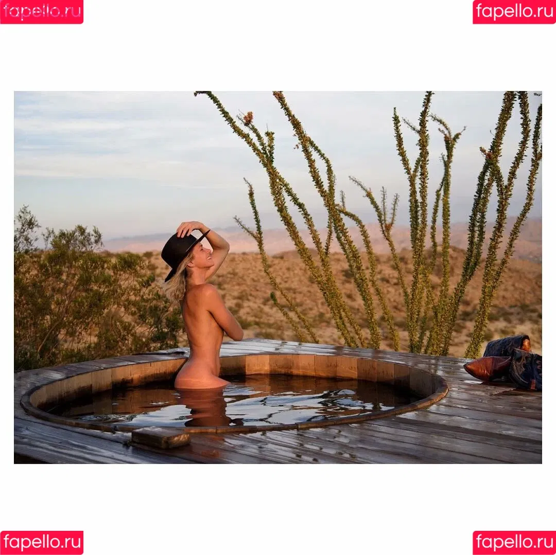 Shantel VanSanten / therealshantel Onlyfans Photo Gallery 