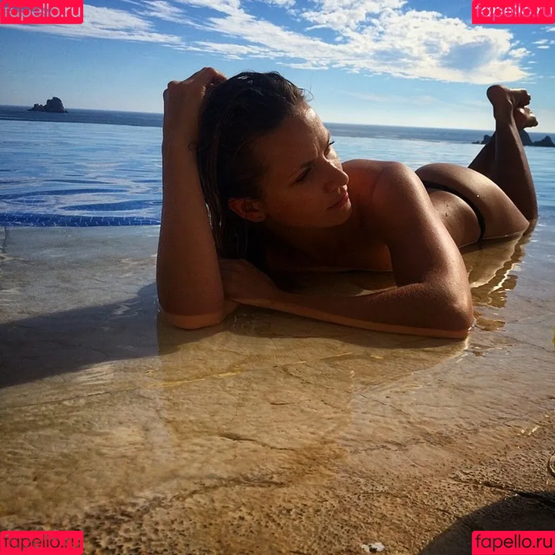 Shantel VanSanten / therealshantel Onlyfans Photo Gallery 