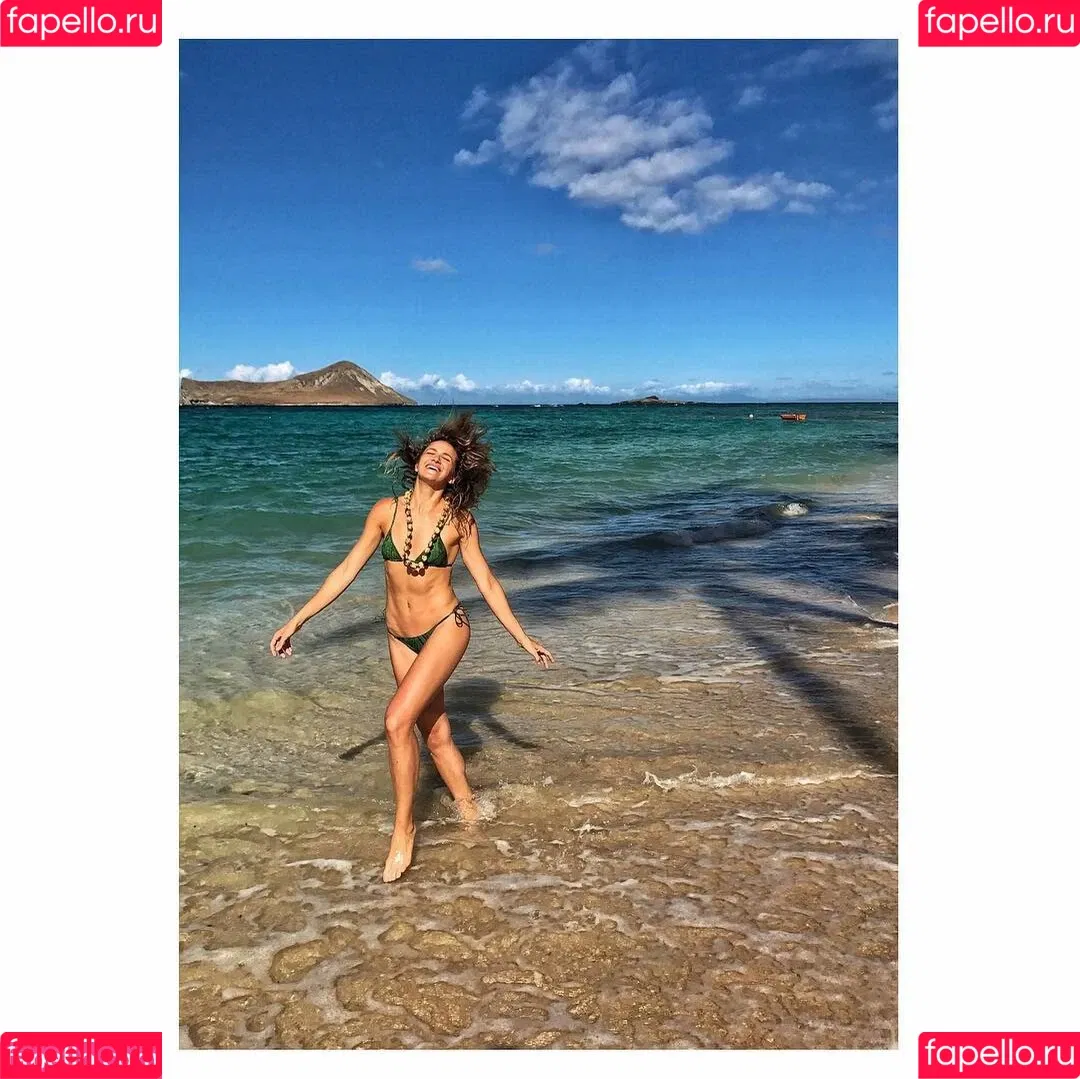 Shantel VanSanten / therealshantel Onlyfans Photo Gallery 