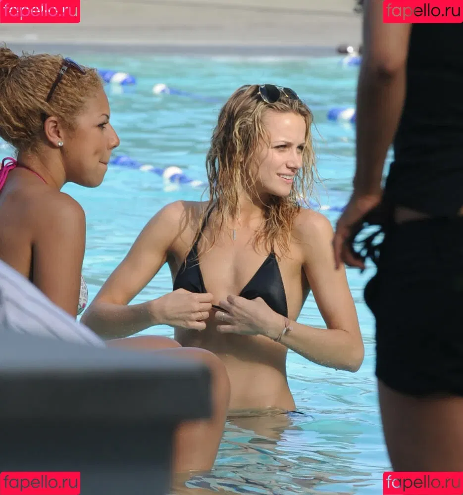 Shantel VanSanten / therealshantel Onlyfans Photo Gallery 
