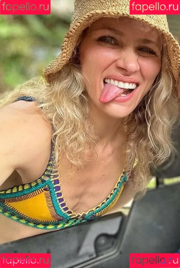 Shantel VanSanten / therealshantel Onlyfans Photo Gallery 