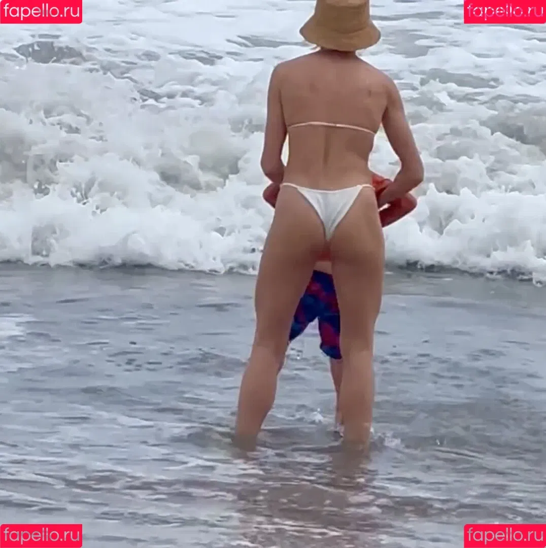 Shantel VanSanten / therealshantel Onlyfans Photo Gallery 
