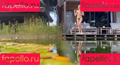 Shantel VanSanten / therealshantel Onlyfans Photo Gallery 