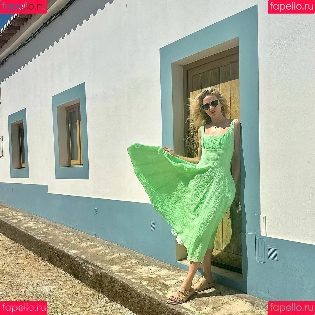 Shantel VanSanten / therealshantel Onlyfans Photo Gallery 