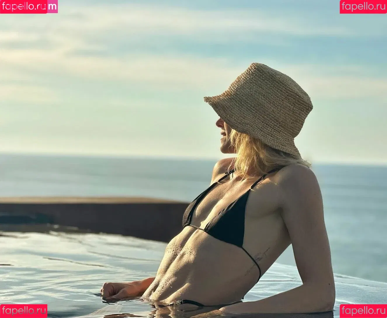 Shantel VanSanten / therealshantel Onlyfans Photo Gallery 