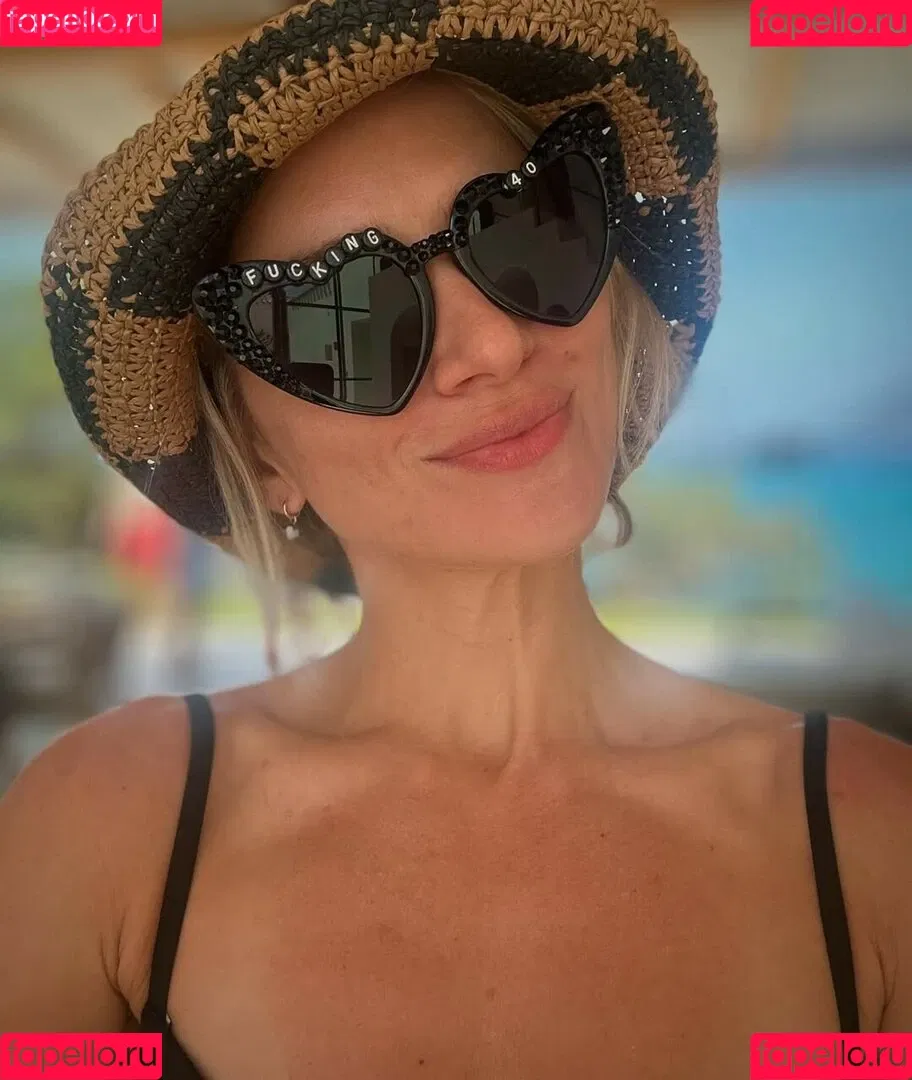 Shantel VanSanten / therealshantel Onlyfans Photo Gallery 