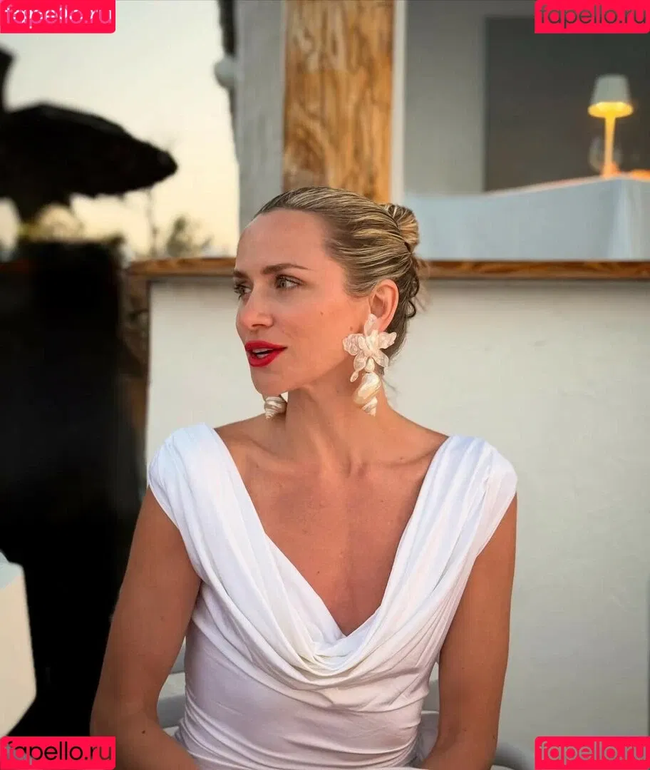 Shantel VanSanten / therealshantel Onlyfans Photo Gallery 