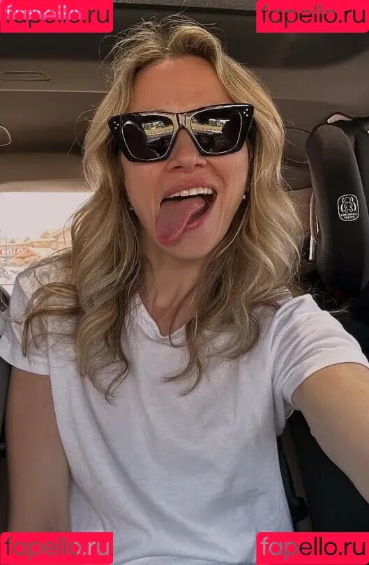 Shantel VanSanten / therealshantel Onlyfans Photo Gallery 