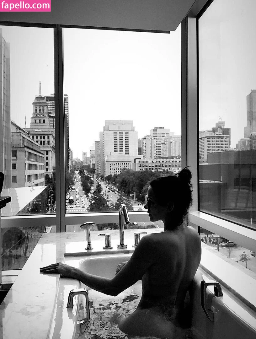 Shantel VanSanten / therealshantel Onlyfans Photo Gallery 