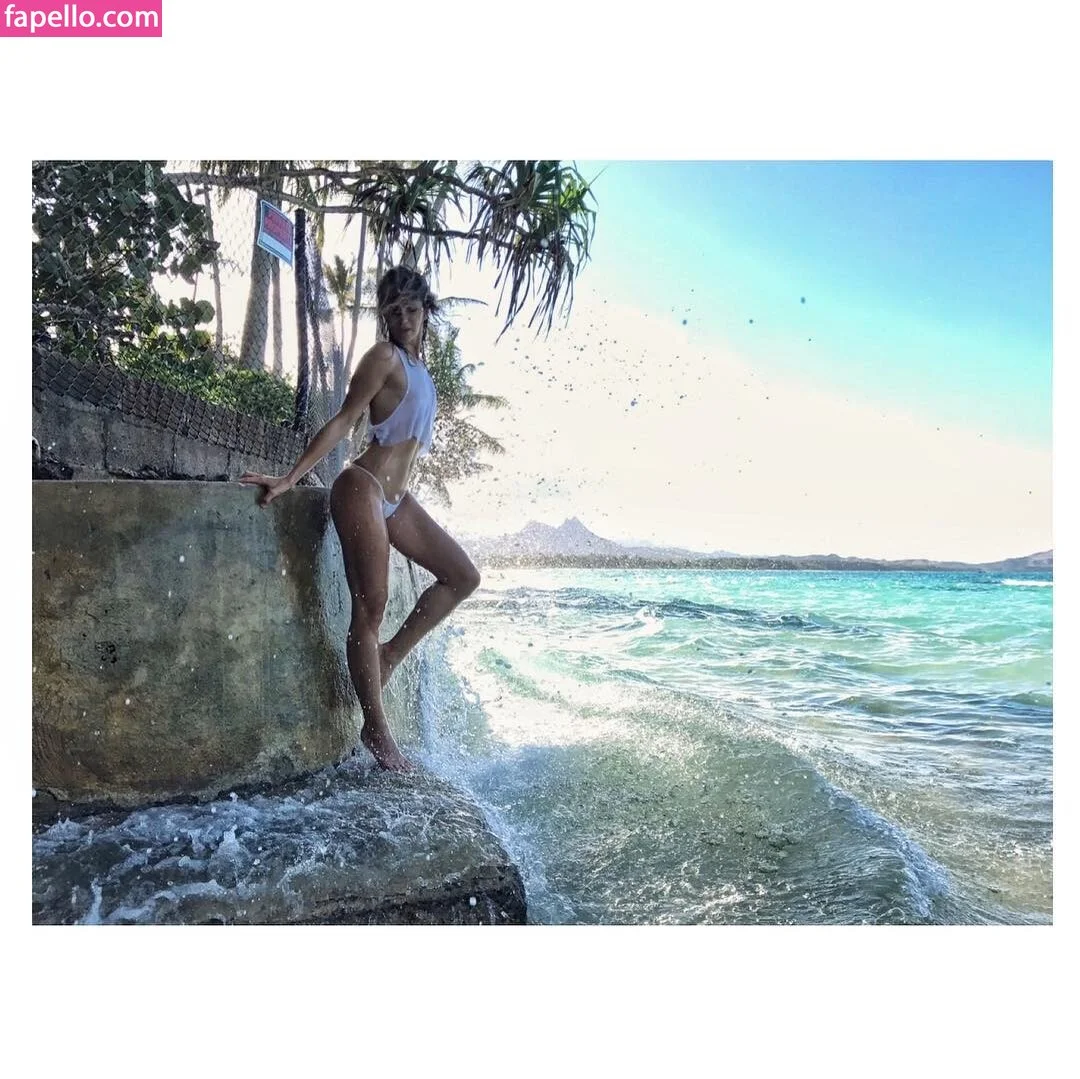 Shantel VanSanten / therealshantel Onlyfans Photo Gallery 
