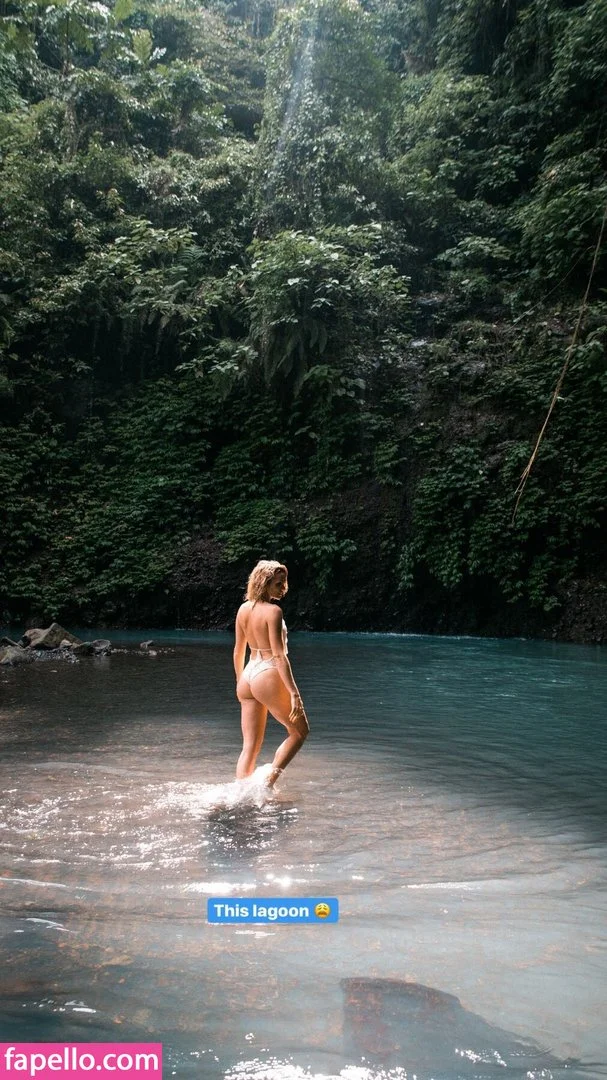 Shantel VanSanten / therealshantel Onlyfans Photo Gallery 