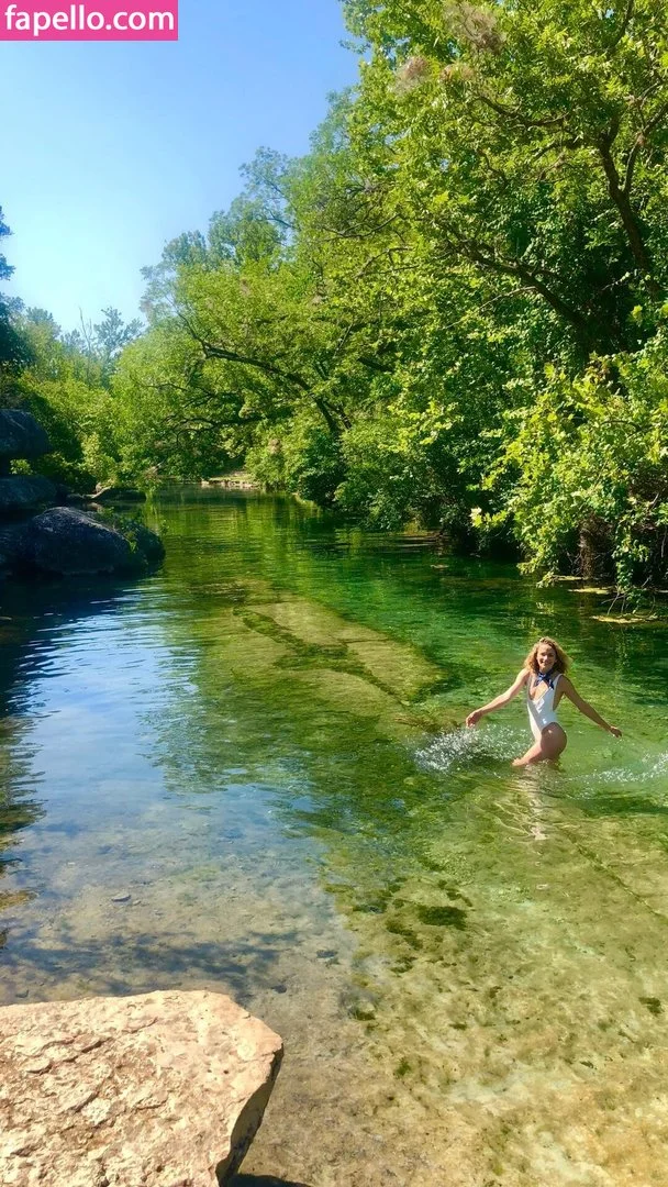 Shantel VanSanten / therealshantel Onlyfans Photo Gallery 